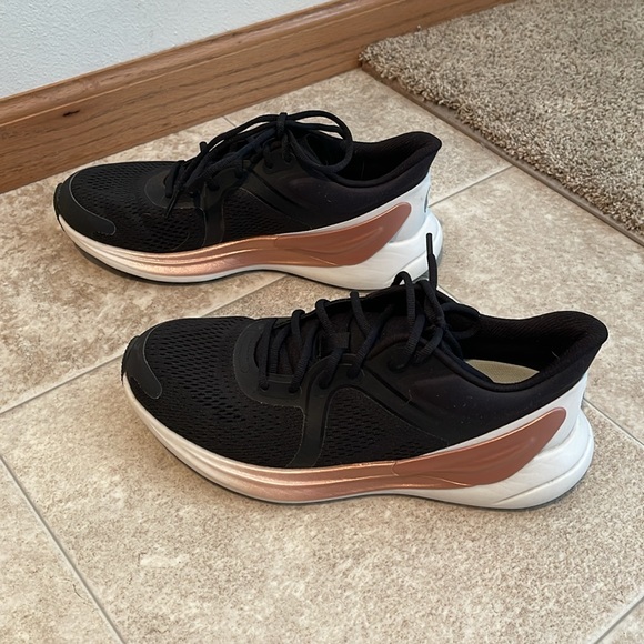 Lululemon Blissfeel Running Shoe - Picture 3 of 6
